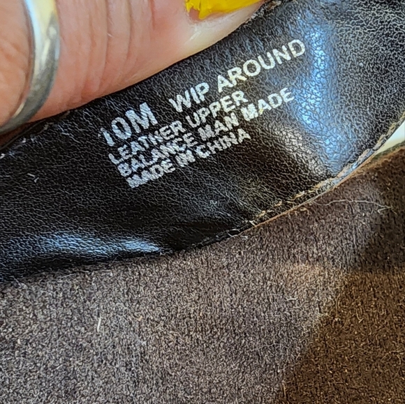 WOMEN'S Caramel Leather Upper Flat Cushioned Thong Sandals size 10 - Picture 3 of 14